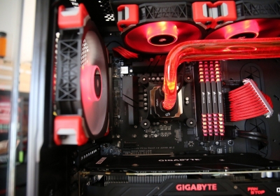 Gigabyte Watercooled PC casemod by DeKamodder