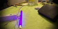 Obelisk, Pintura reactiva UV y conductiva