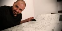 Obelisk, Pintura reactiva UV y conductiva